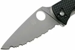 Spyderco Tenacious Light-weight C122SBK FRN Serrated Pocket Knife -KNIVESANDTOOLS Sales SPC122SBK 03 spyderco