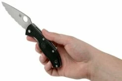 Spyderco Tenacious Light-weight C122SBK FRN Serrated Pocket Knife -KNIVESANDTOOLS Sales SPC122SBK 08 spyderco