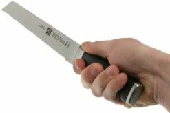 Zwilling 30076-201 Four Star II Bread Knife -KNIVESANDTOOLS Sales ZW30076 201 05 zwilling four star ii zw30076 201 05