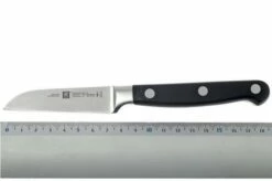 Zwilling J.A. Henckels Professional "S" Paring Knife 9 Cm (3") -KNIVESANDTOOLS Sales ZW31020 090 04 zwilling professional s 31020 090 groentemes d4