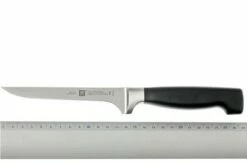 Zwilling J.A. Henckels Four Star Boning Knife 5 1/2" -KNIVESANDTOOLS Sales ZW31086 140 04 zwilling 4star 31086 140 uitbeenmes 14cm d4